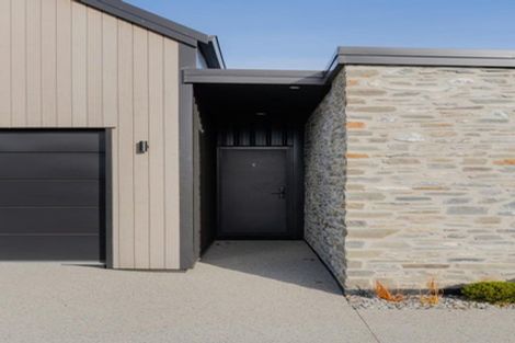 Photo of property in 43 Barn Road, Jacks Point, 9371