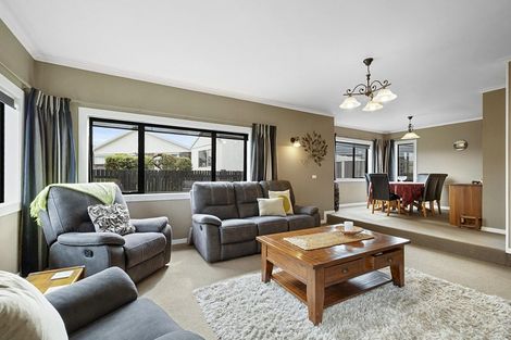 Photo of property in 39 Tiverton Crescent, Whalers Gate, New Plymouth, 4310