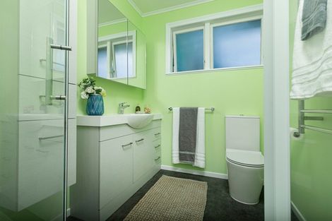 Photo of property in 90 Deep Creek Road, Torbay, Auckland, 0630