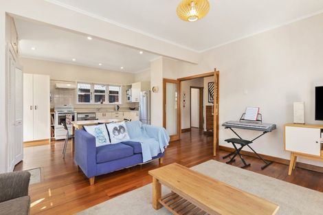 Photo of property in 14 Wayside, Miramar, Wellington, 6022