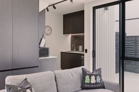 Photo of property in 33 Casterway Crescent, Jacks Point, 9371