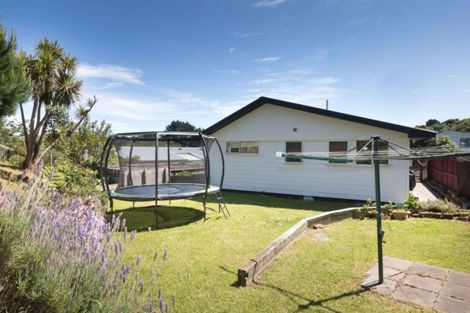 Photo of property in 6 Keith Hart Grove, Titahi Bay, Porirua, 5022