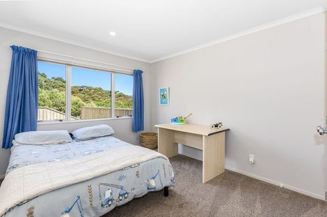 Photo of property in 31 Aspiring Terrace, Aotea, Porirua, 5024