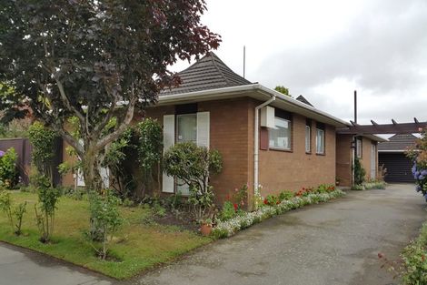 Photo of property in 210 Memorial Avenue, Burnside, Christchurch, 8053