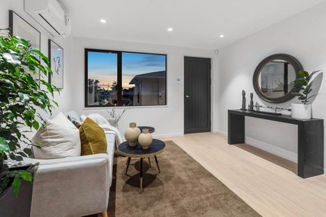 Photo of property in 9f O'donn Avenue, Beach Haven, Auckland, 0626