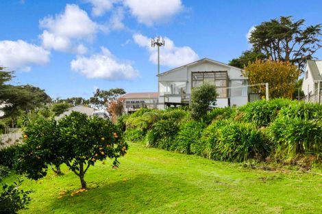 Photo of property in 69 Garfield Road, Helensville, 0800