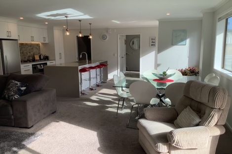 Photo of property in 14 Latimer Way, Petone, Lower Hutt, 5012