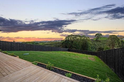 Photo of property in 32 Paparahi Place, Wainui, Silverdale, 0992