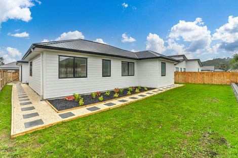 Photo of property in 9 Cutfield Lane, Kumeu, 0810