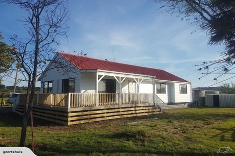 Photo of property in 323 South Head Road, South Head, Helensville, 0874