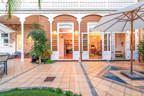 Photo of property in 2/5 King Edward Parade, Devonport, Auckland, 0624