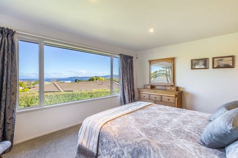 Photo of property in 19 Magnolia Rise, Waipahihi, Taupo, 3330