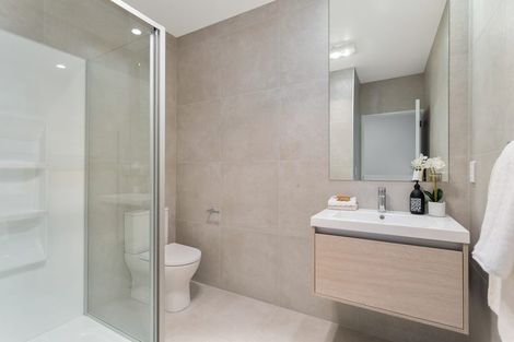 Photo of property in 2 Tara Lane, Manurewa, 2102