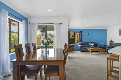 Photo of property in 61 Nielsen Gardens, Rototuna, Hamilton, 3210