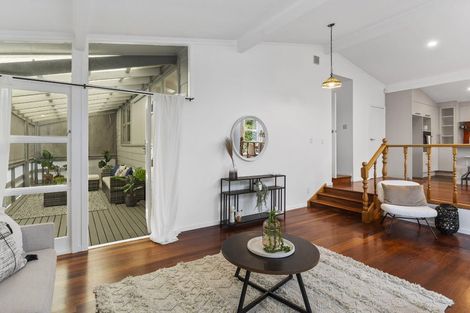 Photo of property in 3 Keldale Place, Forrest Hill, Auckland, 0620