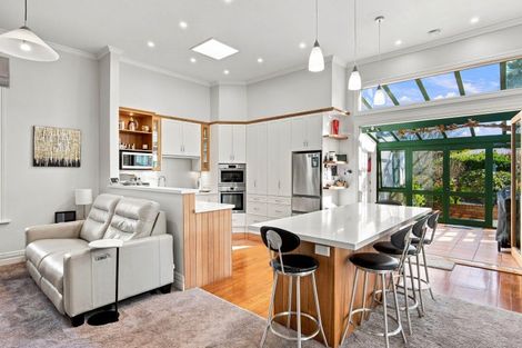 Photo of property in 19 Granville Terrace, Belleknowes, Dunedin, 9011