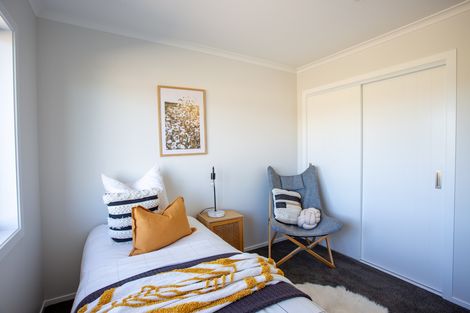 Photo of property in 10 Van Baarle Close, Carterton, 5713