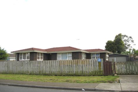 Photo of property in 130 Chichester Drive, Rosehill, Papakura, 2113