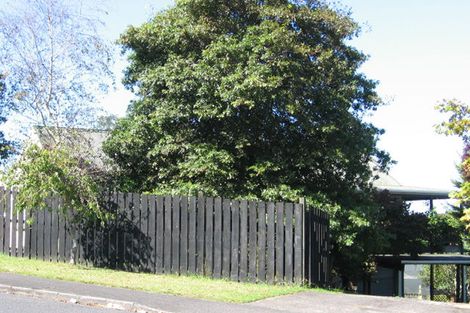 Photo of property in 4 Oreil Avenue, West Harbour, Auckland, 0618