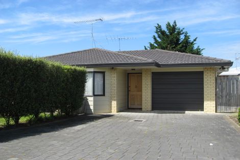 Photo of property in 41 Koru Street, Mangere Bridge, Auckland, 2022