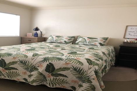 Photo of property in 1/5 Carole Crescent, Pakuranga, Auckland, 2010