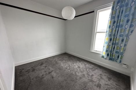 Photo of property in 180-182 Ohiro Road, Brooklyn, Wellington, 6021