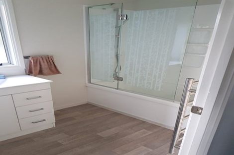 Photo of property in 6 Felicity Place, Unsworth Heights, Auckland, 0632