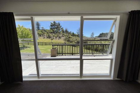 Photo of property in 62 Bethells Road, Waitakere, Henderson, 0782