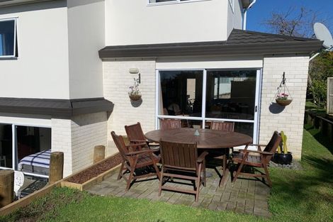 Photo of property in 1/17 Kells Place, Botany Downs, Auckland, 2010