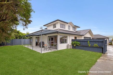 Photo of property in 17 Woburn Place, Takaro, Palmerston North, 4412