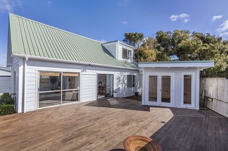 Photo of property in 39 Bodmin Terrace, Camborne, Porirua, 5026