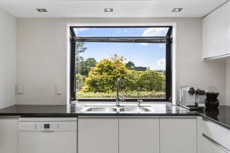 Photo of property in 5 Penzance Road, Mairangi Bay, Auckland, 0630