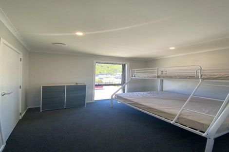 Photo of property in 6 Gloaming Lane, Wallaceville, Upper Hutt, 5018