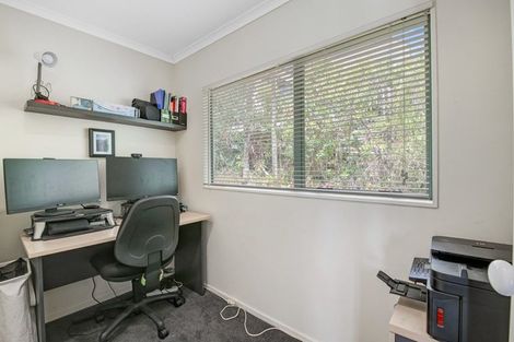 Photo of property in 10 Jacanas Place, Unsworth Heights, Auckland, 0632