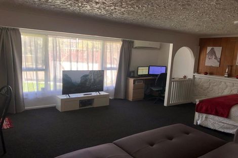 Photo of property in 113 Akaroa Drive, Maupuia, Wellington, 6022