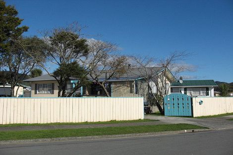 Photo of property in 38 Matthews Road, Wainuiomata, Lower Hutt, 5014