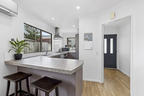 Photo of property in 12 Cambridge Street, Tawa, Wellington, 5028