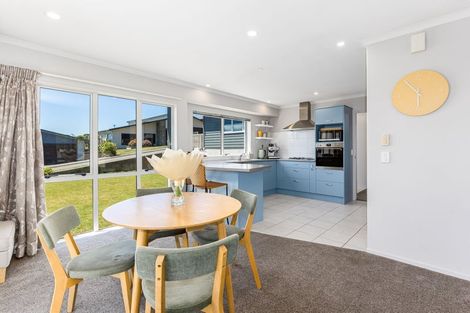 Photo of property in 31 Aspiring Terrace, Aotea, Porirua, 5024