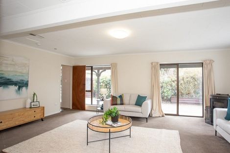 Photo of property in 16 Sawtell Place, Northcote, Christchurch, 8052