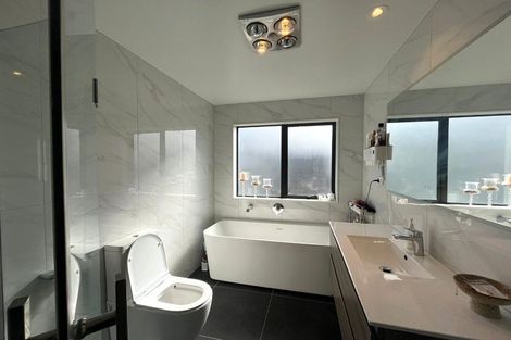 Photo of property in 64 Mettam Drive, Swanson, Auckland, 0614