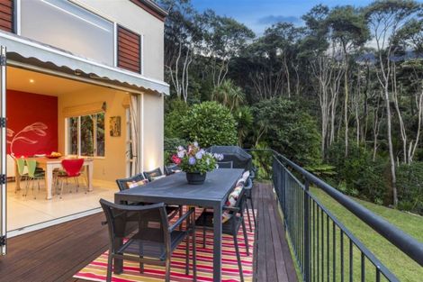 Photo of property in 56 Staincross Street, Green Bay, Auckland, 0604