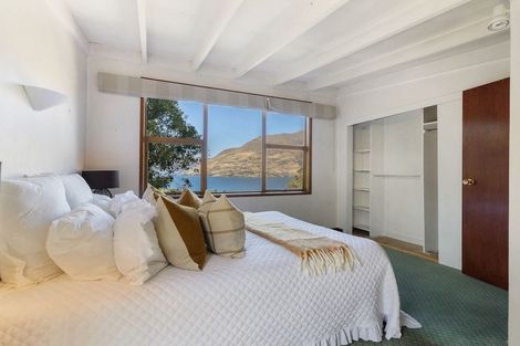 Photo of property in 44 Arawata Terrace, Sunshine Bay, Queenstown, 9300