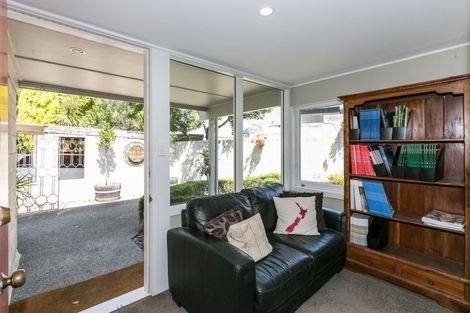 Photo of property in 37 Muritai Crescent, Havelock North, 4130