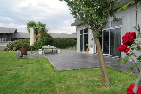 Photo of property in 32 Sylvan Street, Lake Hayes, Queenstown, 9304