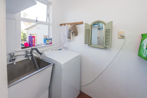 Photo of property in 28 Miro Street, Castlecliff, Whanganui, 4501