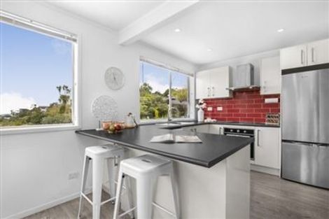 Photo of property in 1/7 Malters Place, Browns Bay, Auckland, 0630