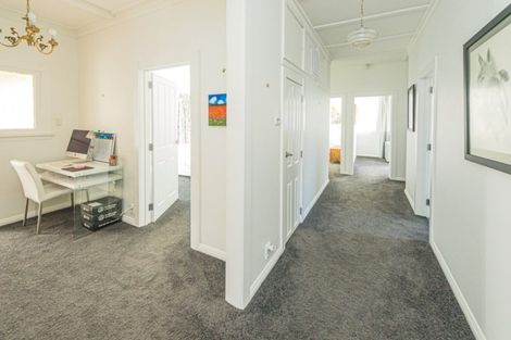 Photo of property in 124 Anzac Parade, Whanganui East, Whanganui, 4500