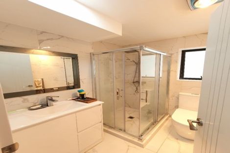 Photo of property in 425d Great South Road, Opaheke, Papakura, 2113