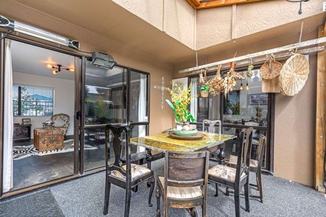 Photo of property in 19 Dahlia Street, Palmerston North, 4410