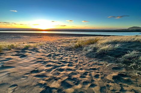 Photo of property in 12 Sylvan Glade, Piha, 0772